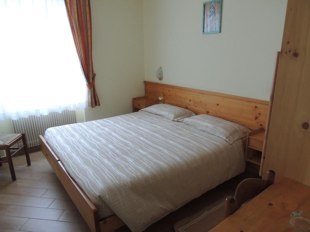 Albergo Eden Passo del Tonale Pokoj fotografie